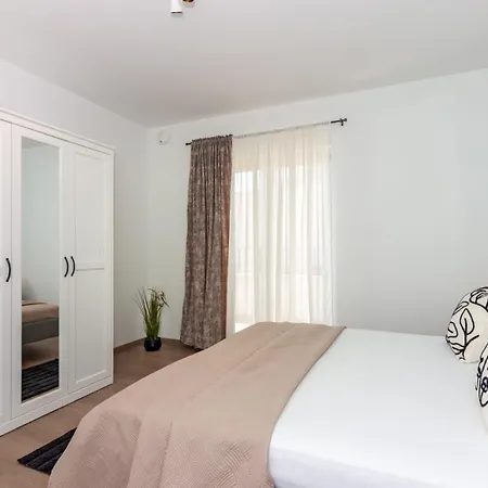 Ljubica Apartment *